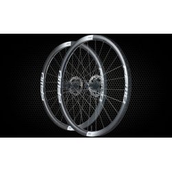 FFWD RYOT 33 - Full Carbon Clincher - Disc CenterLock  - FFWD Nav