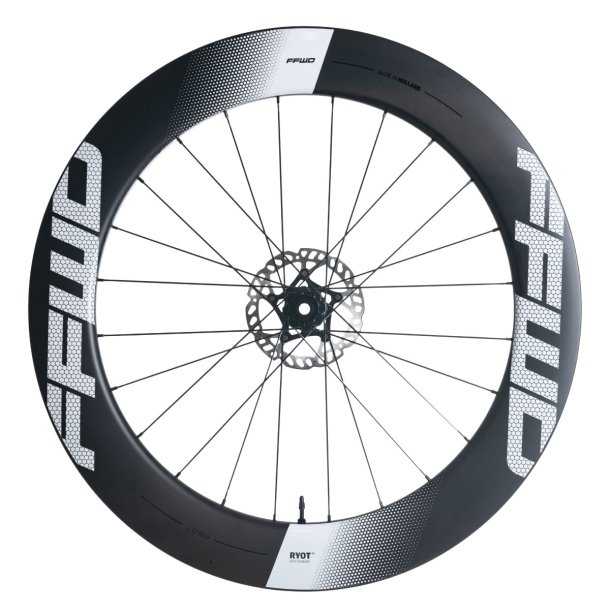 FFWD RYOT 77 - Full Carbon Clincher - Disc CenterLock  - FFWD Nav Baghjul - Shimano Body - Logo Hvid